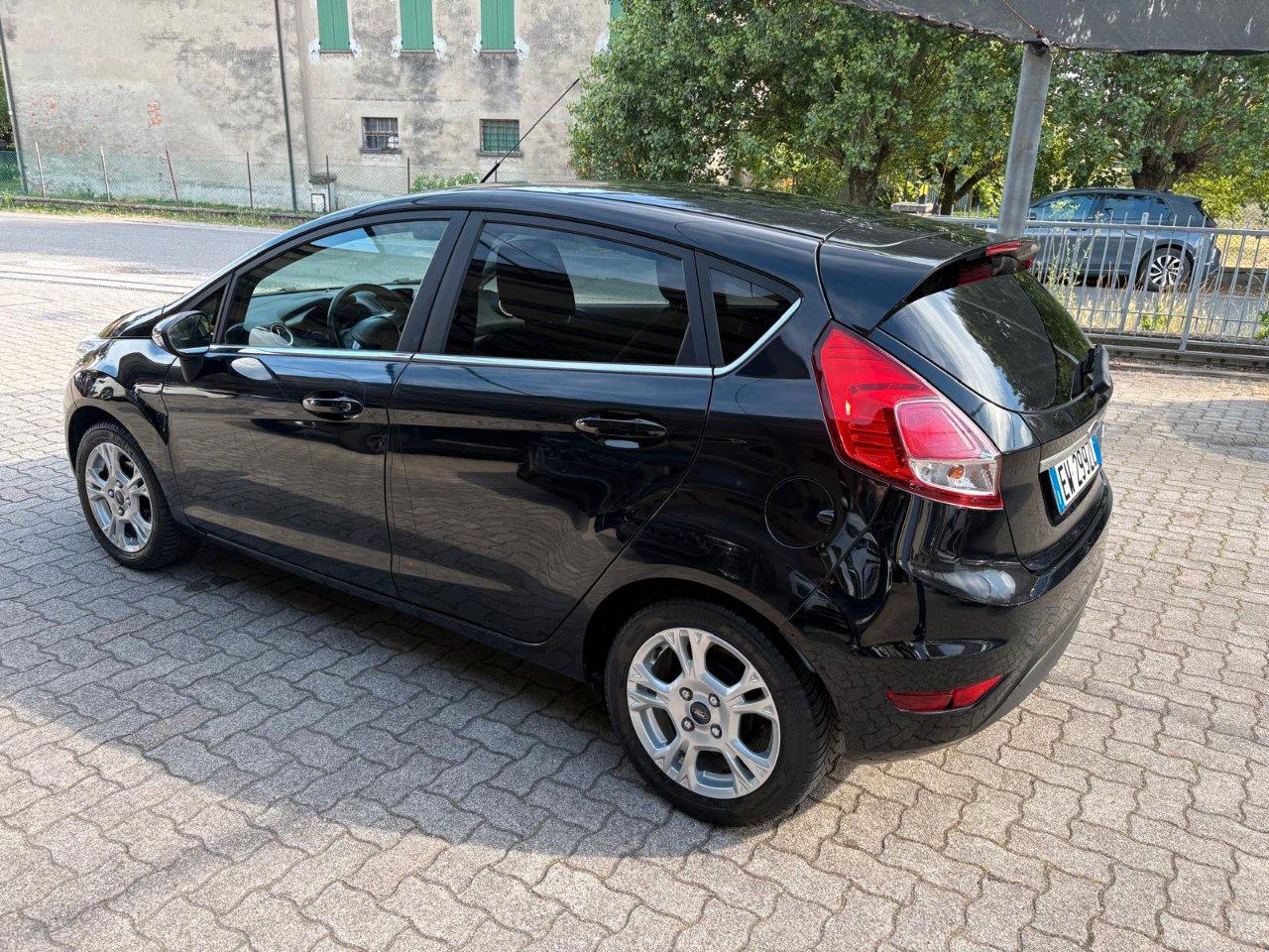Ford Fiesta 5 Porte Fiesta 5p 1.5 tdci Business 75cv OK NEOPATENTATO