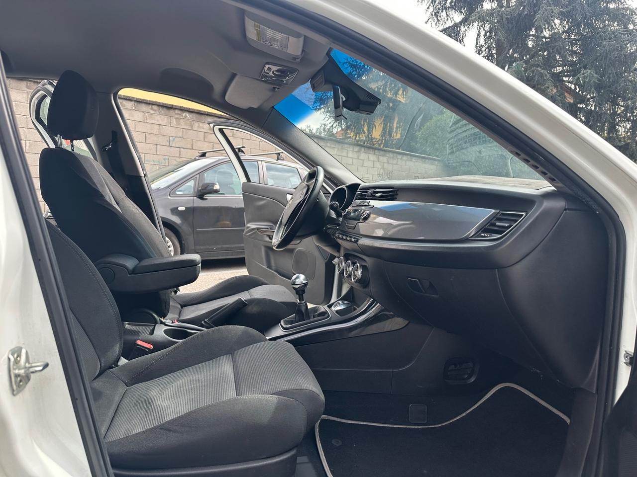 Alfa Romeo Giulietta 1.4 Turbo - ok neopatentati