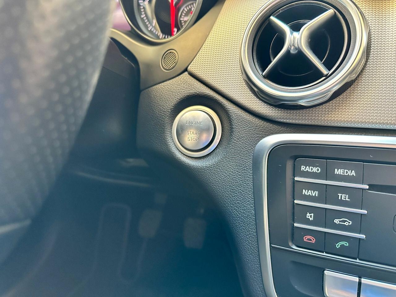 Mercedes-benz GLA 180d Sport Enduro *NEOPATENTATI*