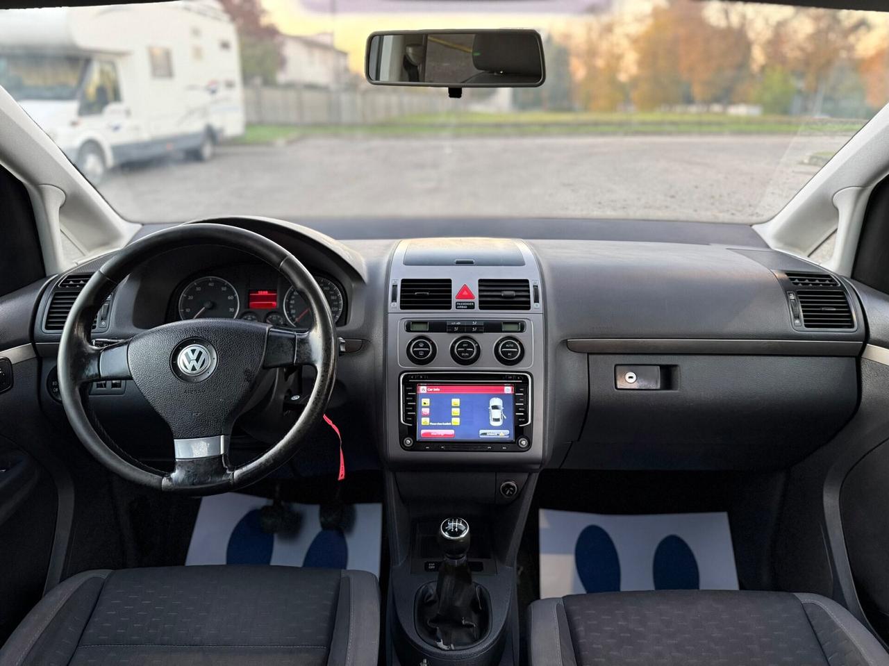 Volkswagen Touran 1.6 Conceptline