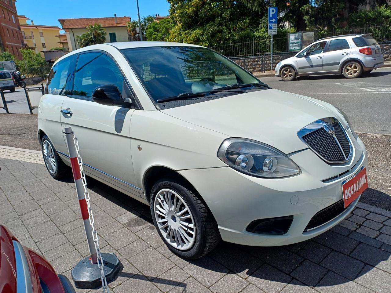 Lancia Ypsilon 1.3 MJT 75 CV Unyca