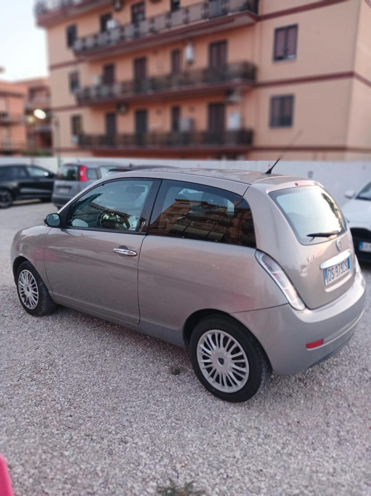 Lancia Ypsilon 1.2 neopatentati 134.500km