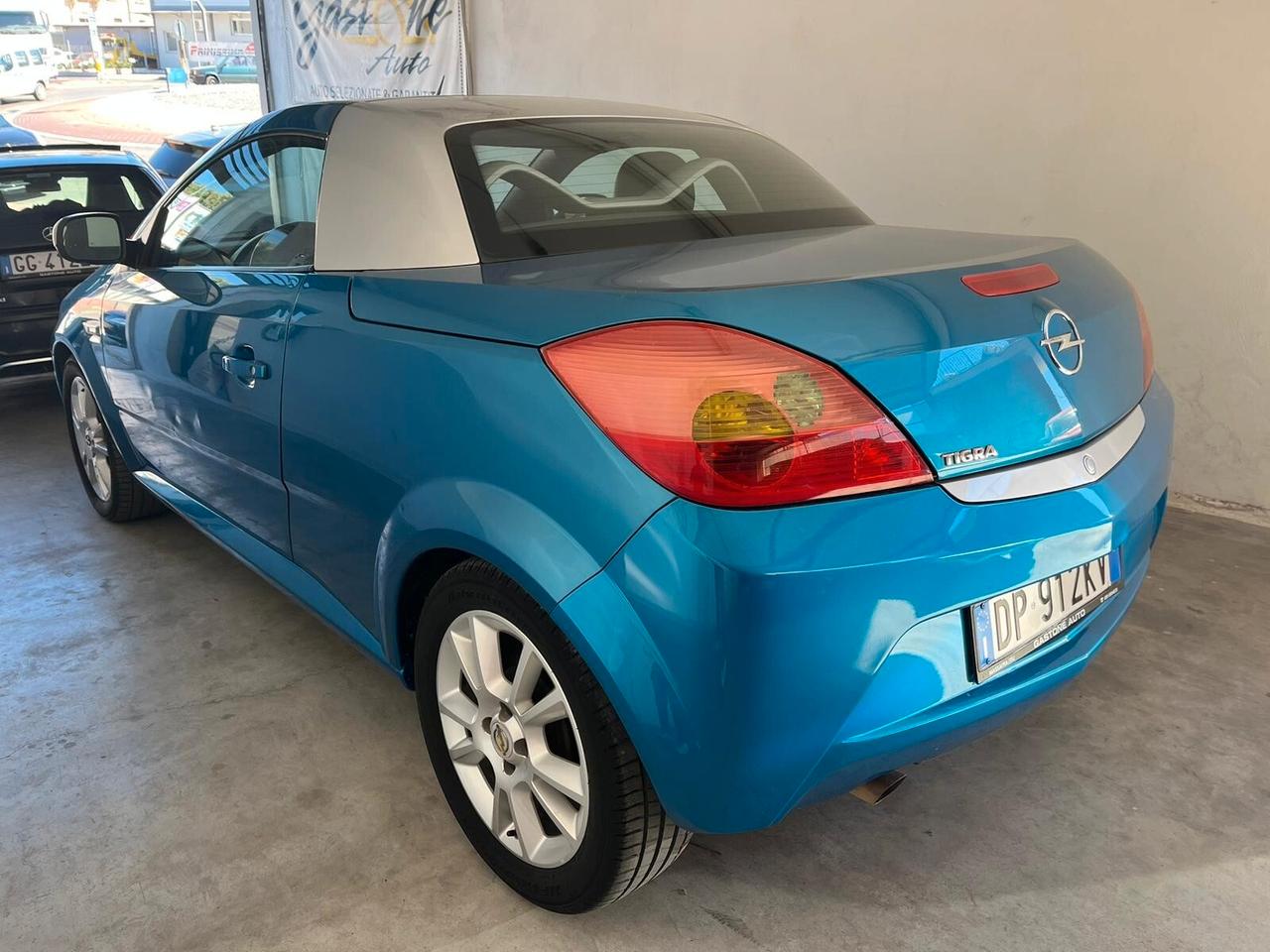 Opel Tigra TwinTop 1.4 16V Sport CABRIO