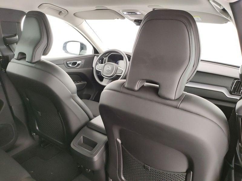 Volvo XC60 XC60 2.0 b4 Momentum Pro awd auto