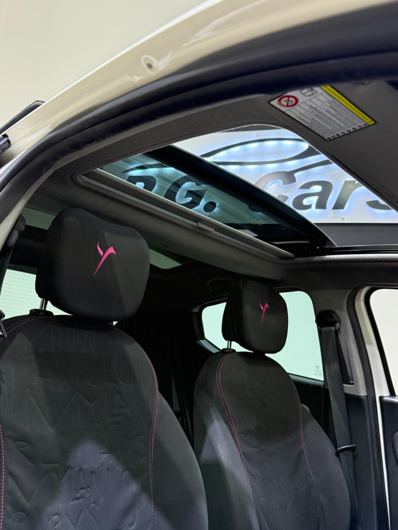Lancia Ypsilon 1.2 69 CV 5 porte Elefantino rosa london paris