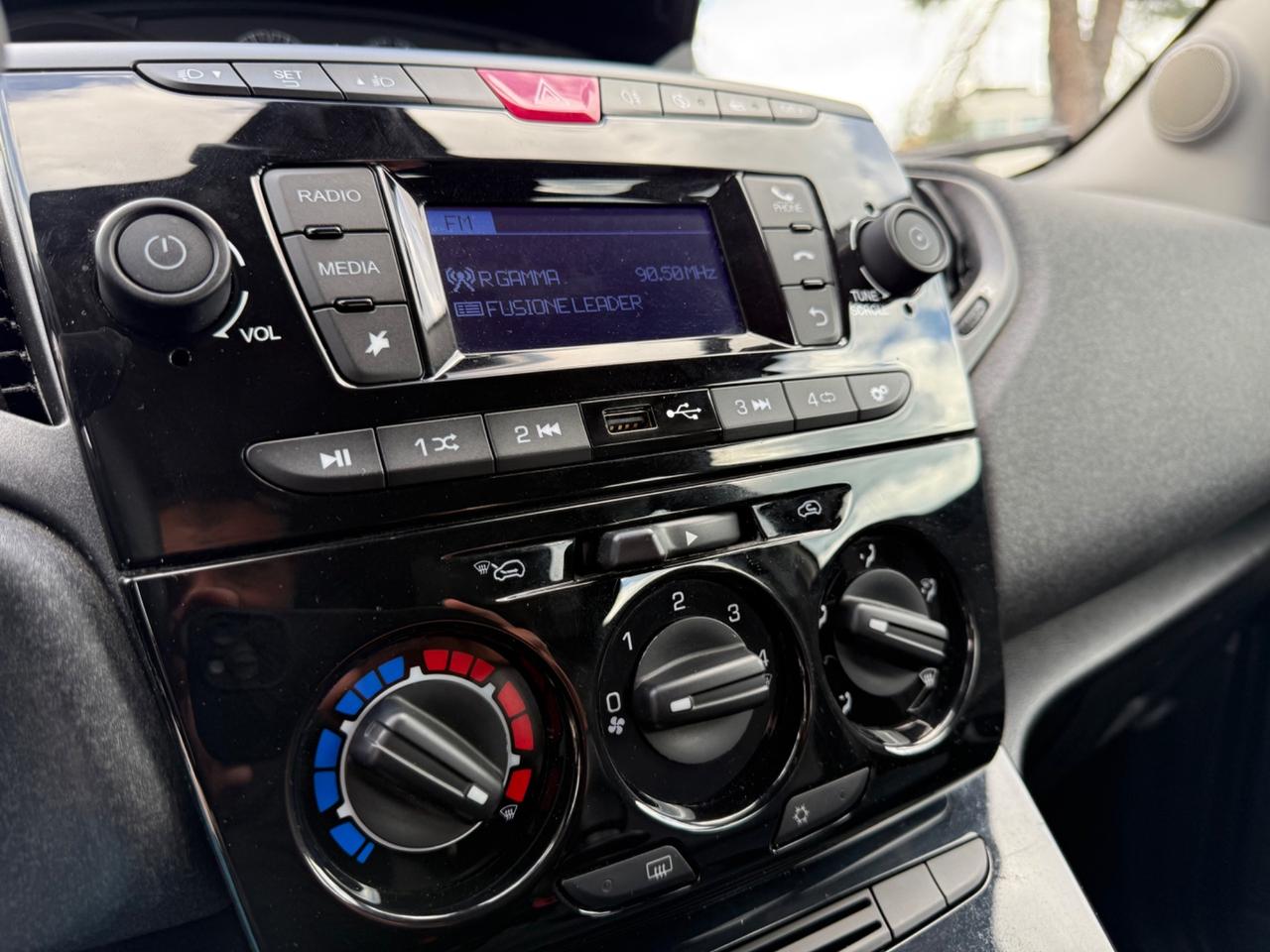 Lancia Ypsilon 1.0 FireFly 5 porte S&S Hybrid Ecochic Silver