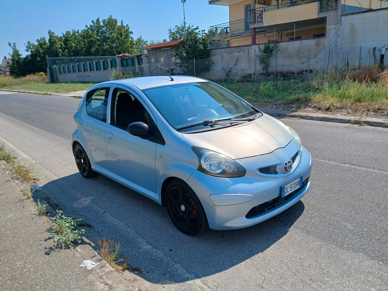 Toyota Aygo 1.0 12V 5 porte Sol 130 Mila km