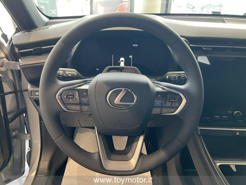 Lexus LBX Hybrid Emotion