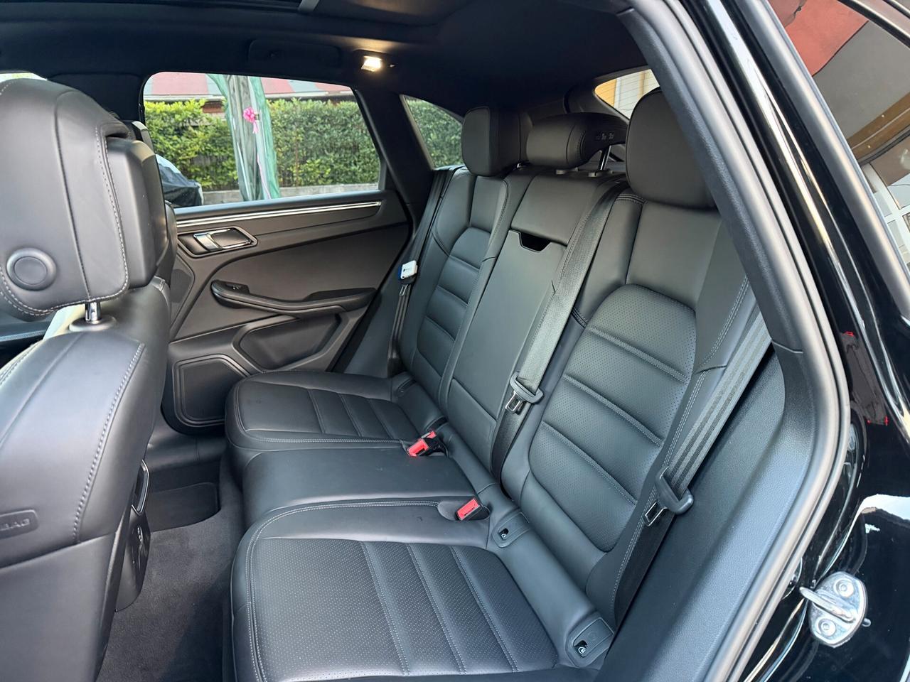 Porsche Macan 2.0 pdk