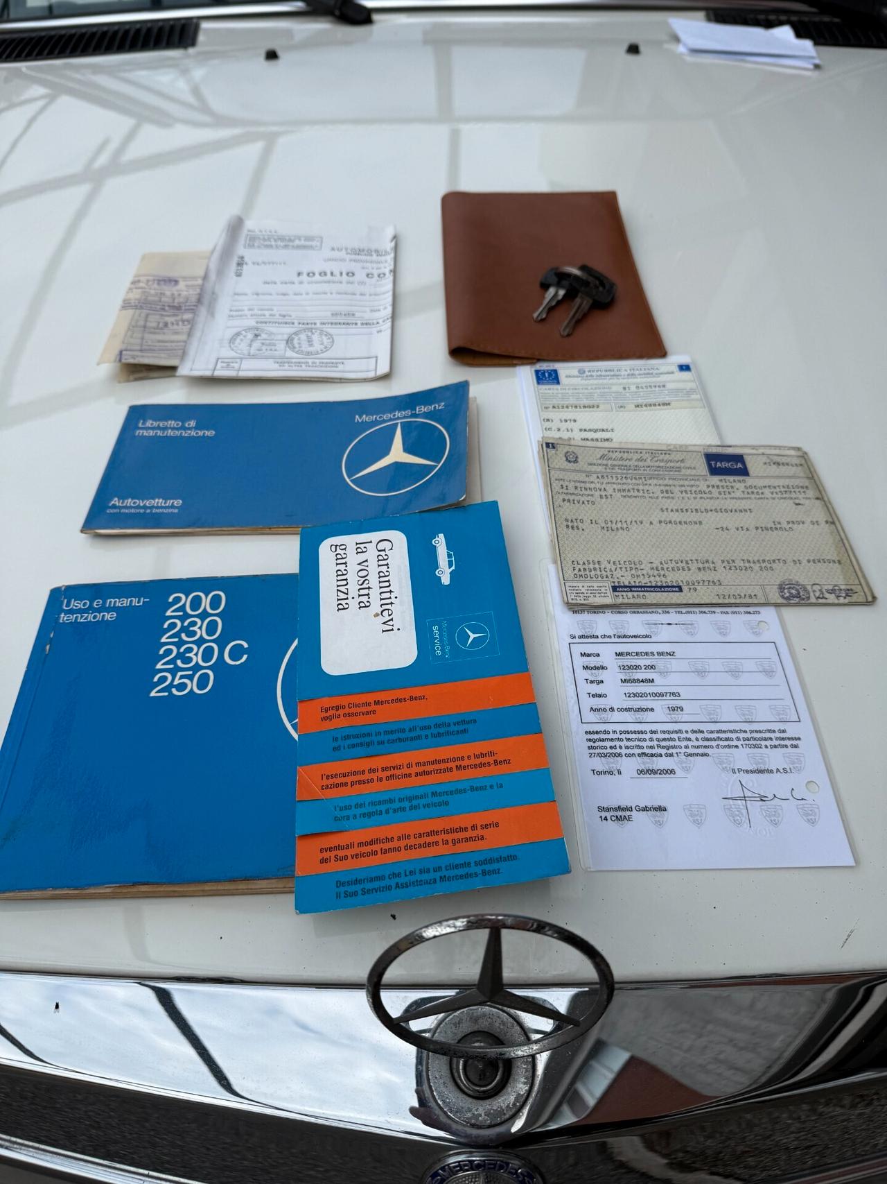 Mercedes 200 W123 "STUPENDA - ASI - TARGHE ORIGINALI"