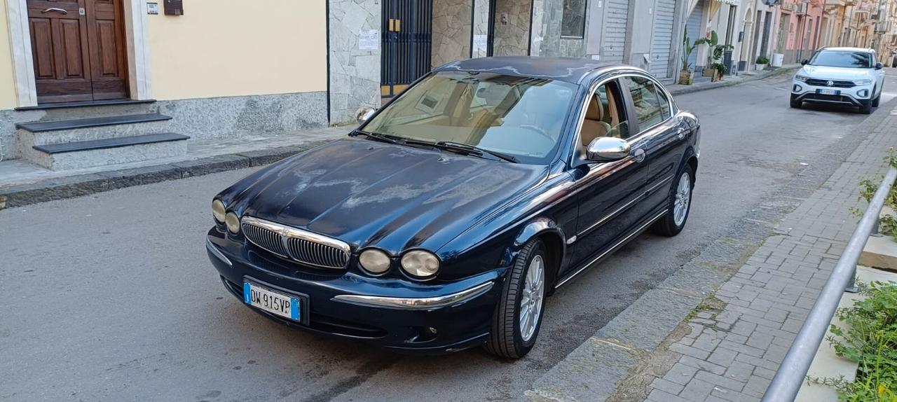 Jaguar X-Type 2.2D cat Executive
