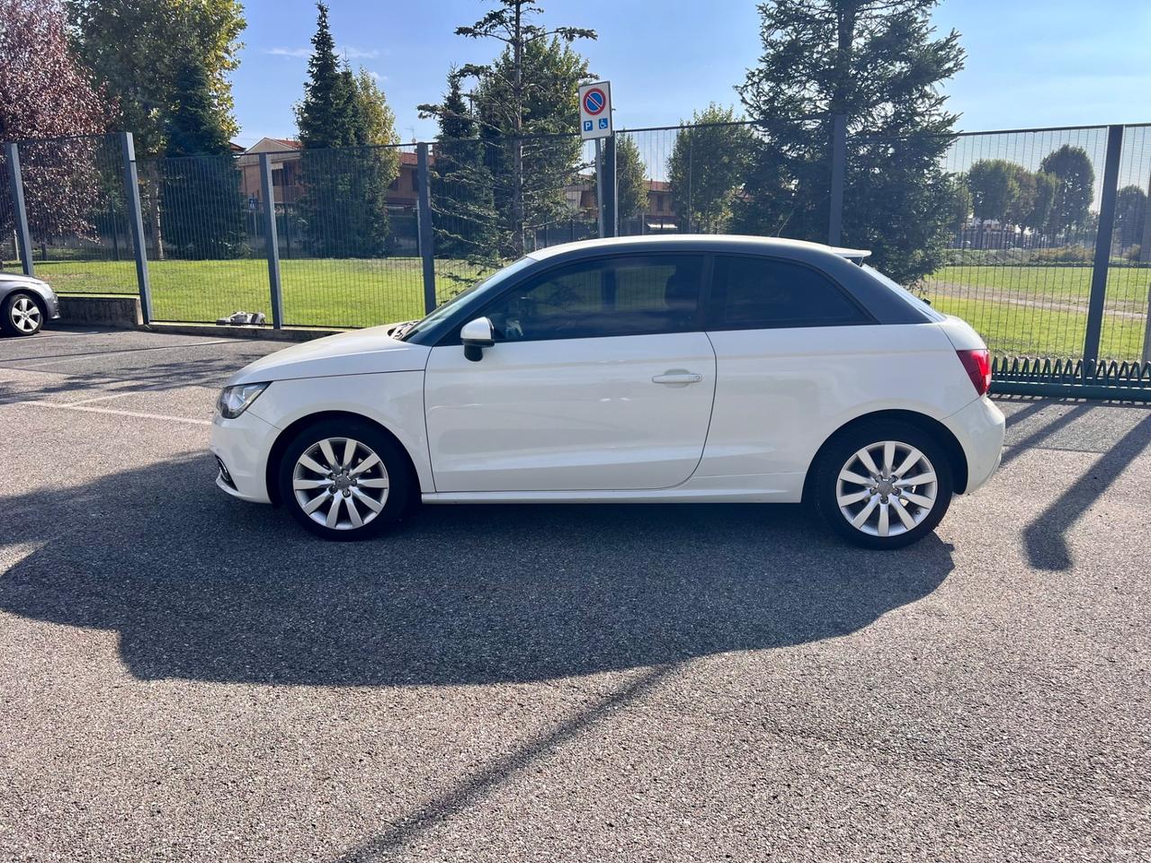 Audi A1 1.6 TDI Ambition sline