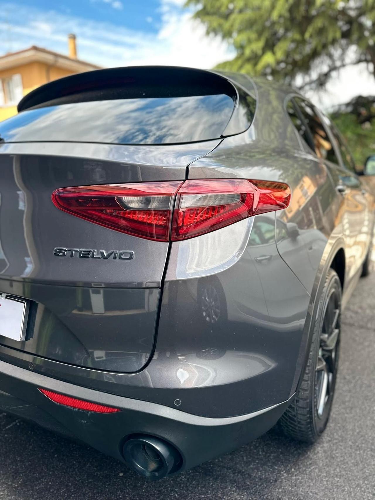 Alfa Romeo Stelvio 2.2 Turbodiesel 190 CV AT8 Q4 Business