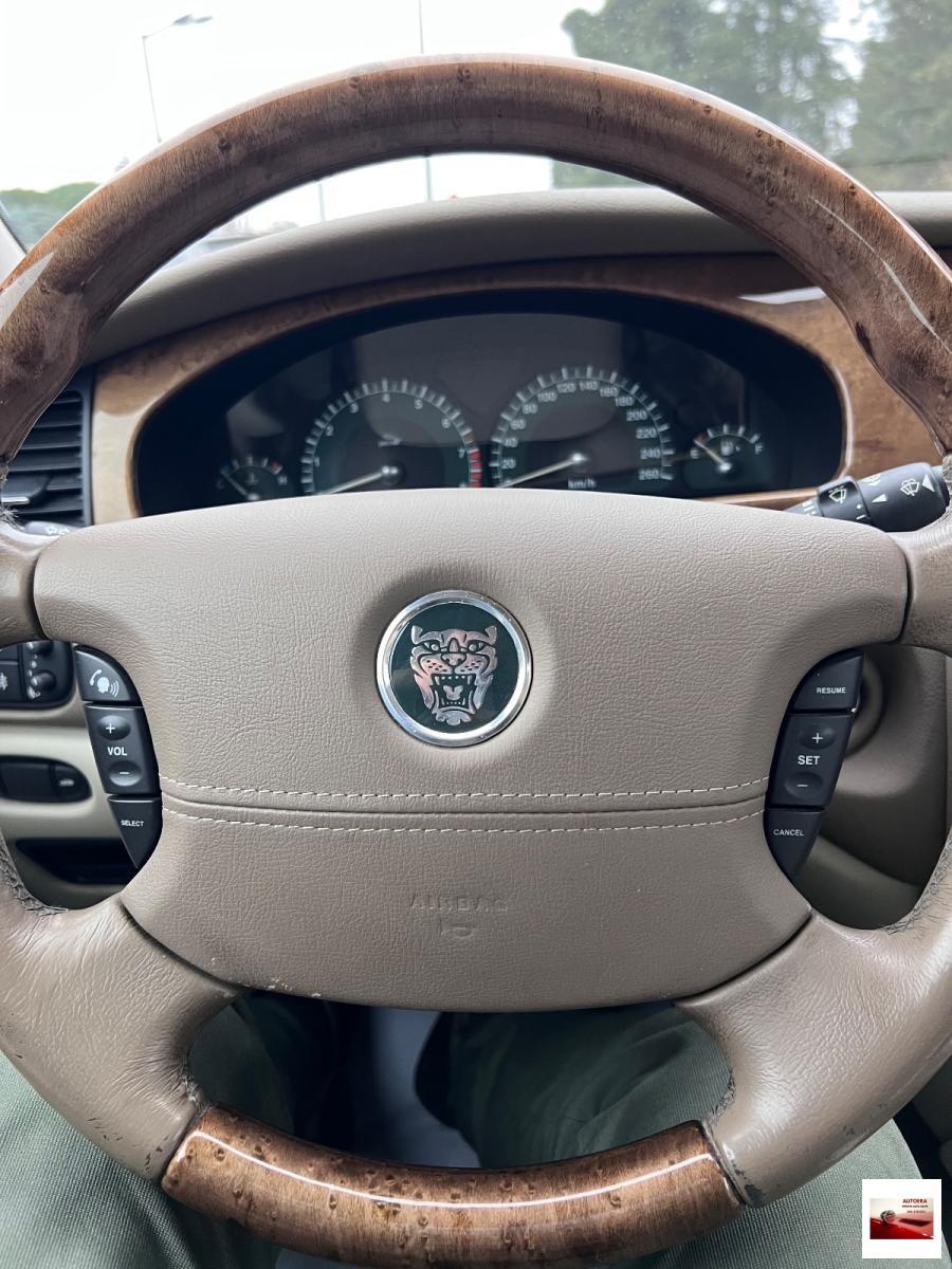 JAGUAR - S-Type - 2.5 V6 24V Executive