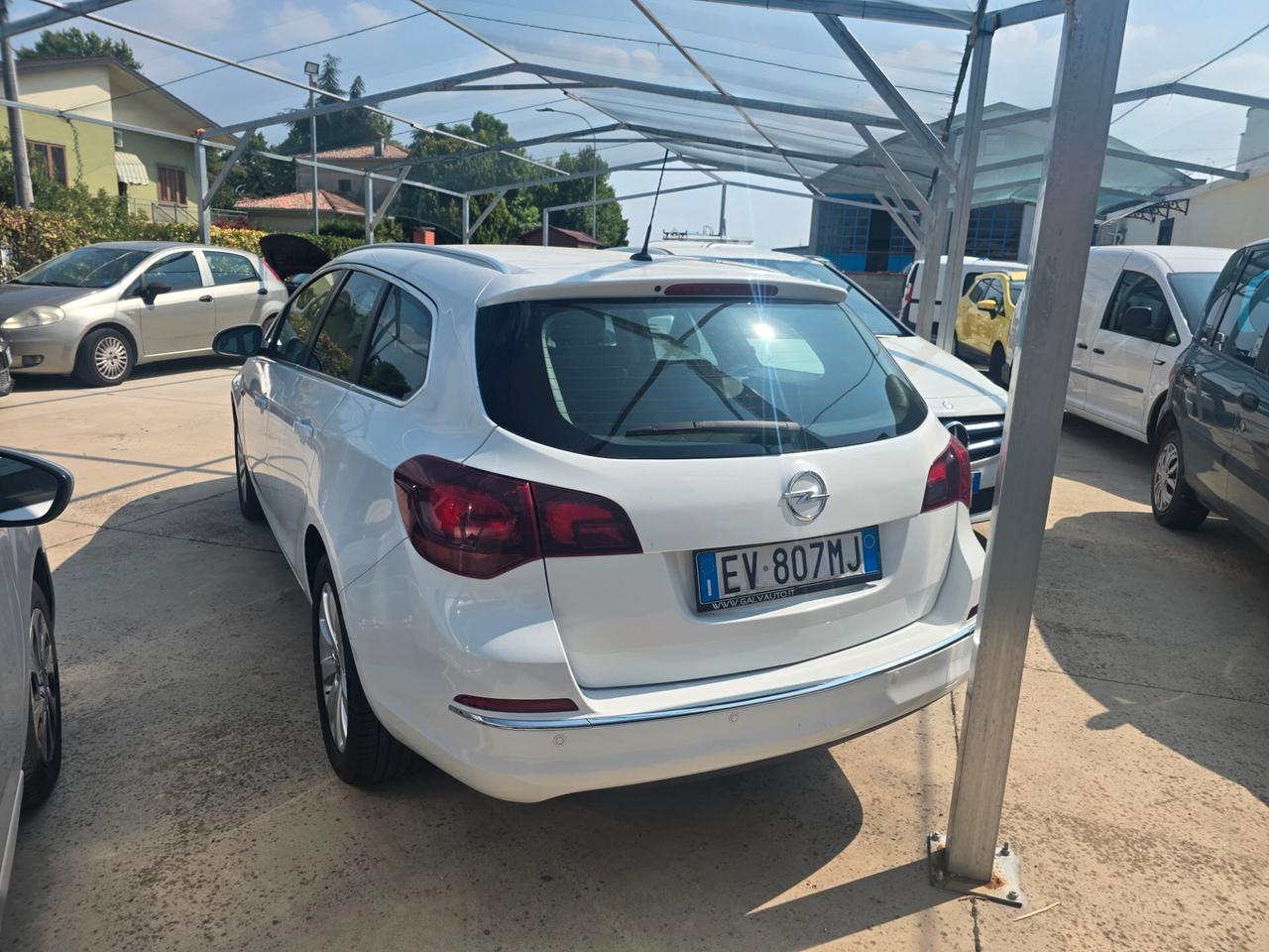 Opel Astra 1.7 CDTI 110CV Sports Tourer Cosmo Fleet