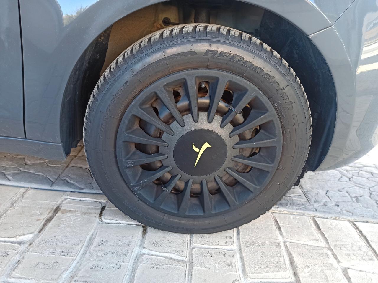 Lancia Ypsilon 1.2 69 CV 5 porte elefantino