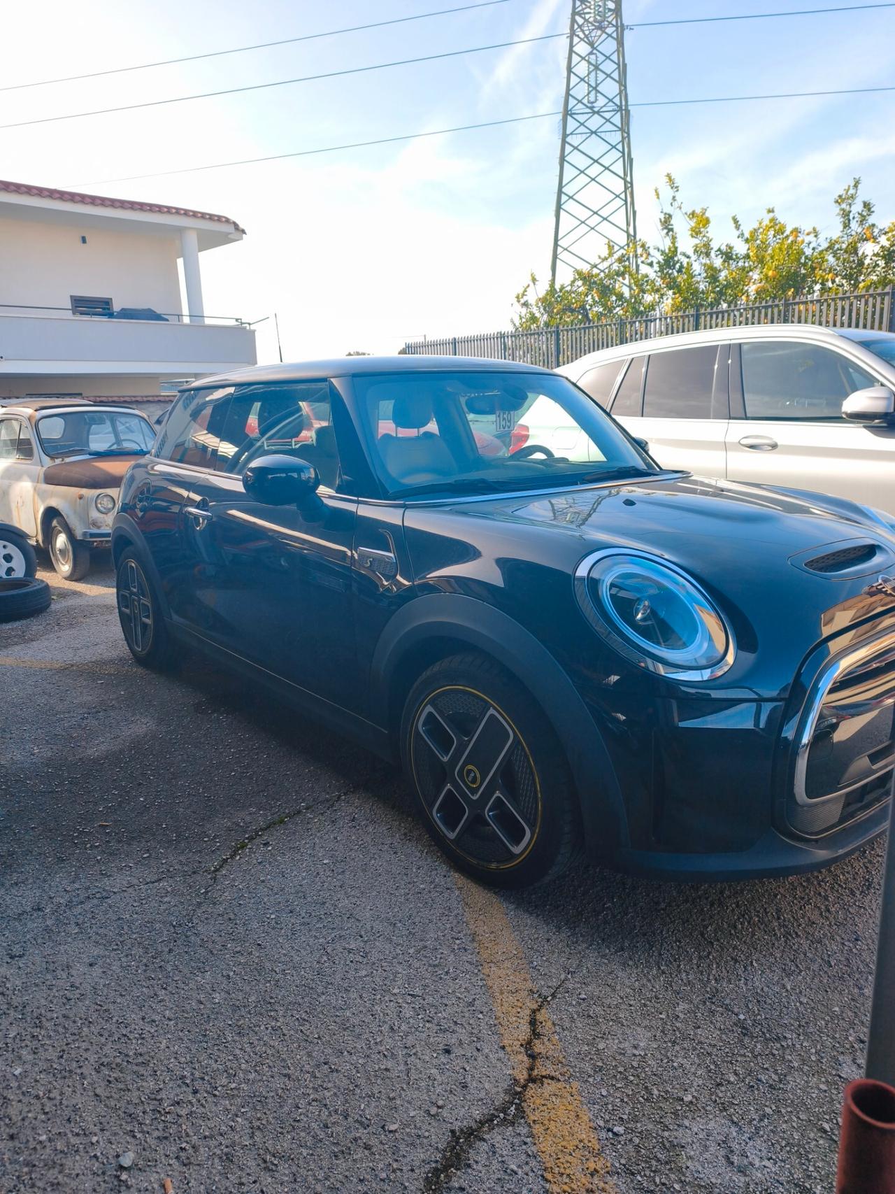 Mini Full Electric Cooper SE Yours e-tape display