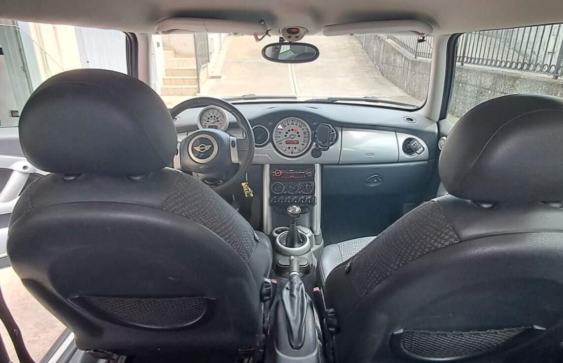 MINI COOPER 1.6 GUIDABILE DA NEOPATENTATI