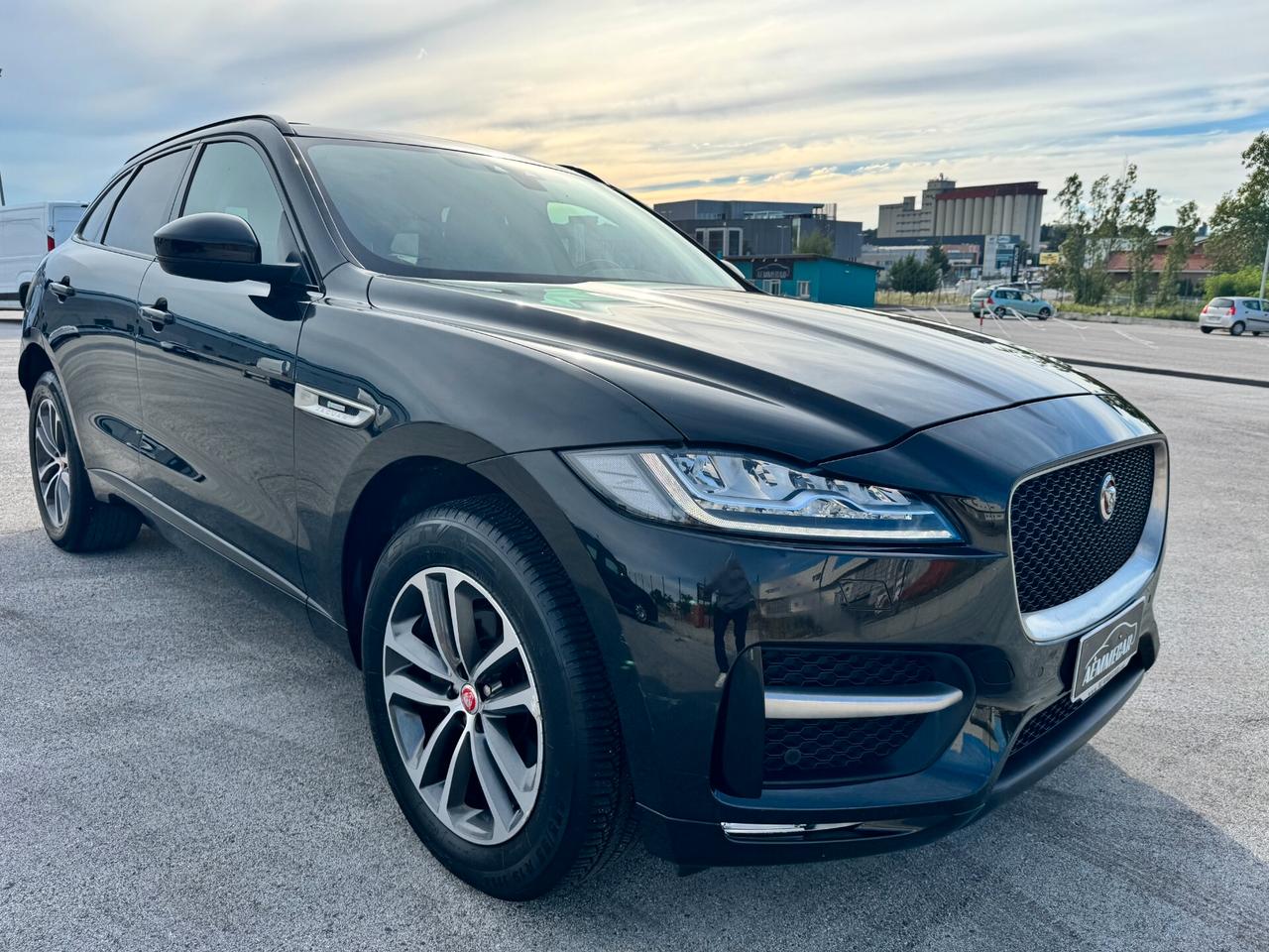 Jaguar F-Pace 2.0 D 180 CV AWD aut. R-Sport