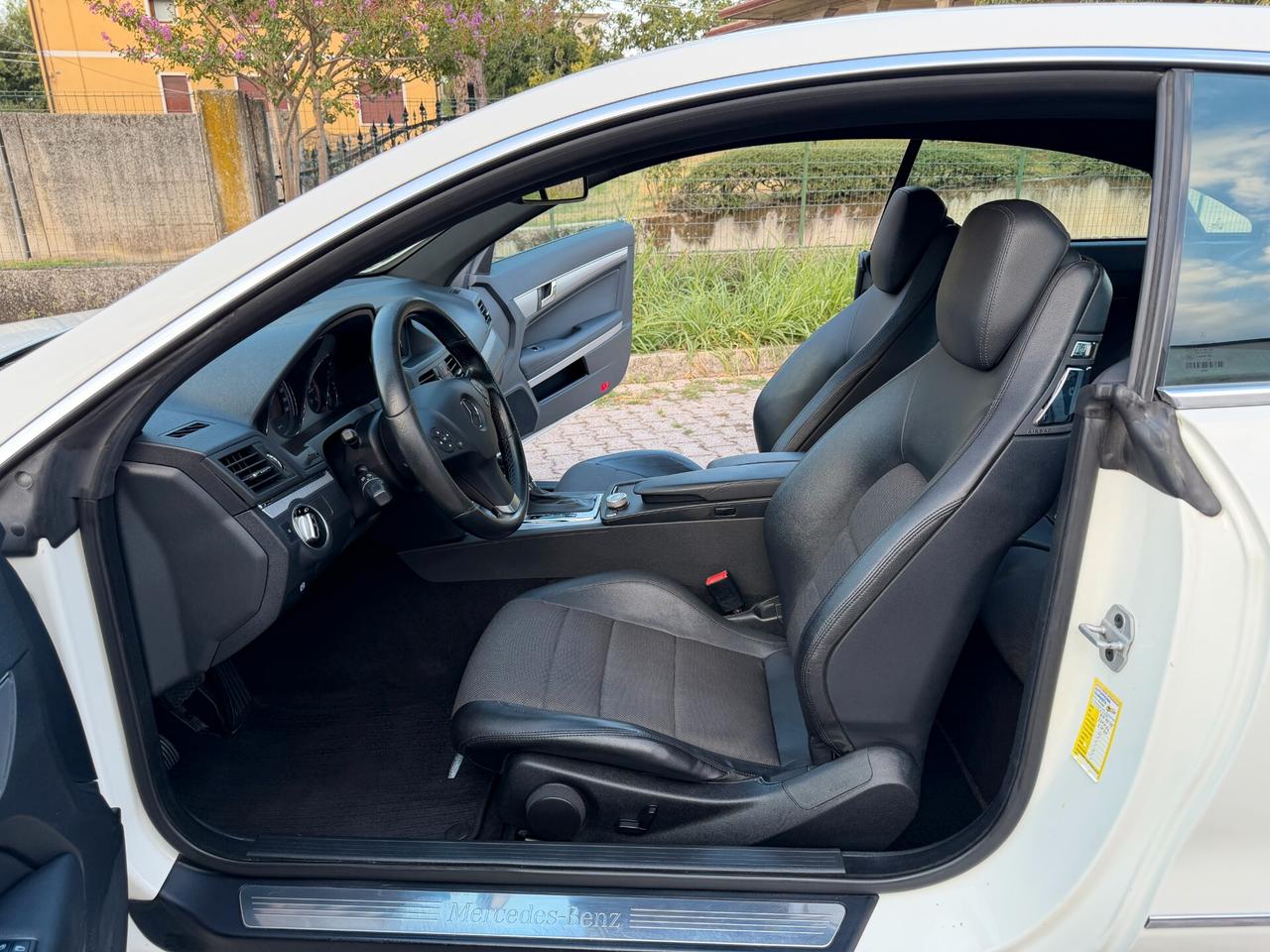Mercedes E 220 CDI Coupé BlueEFFICIENCY