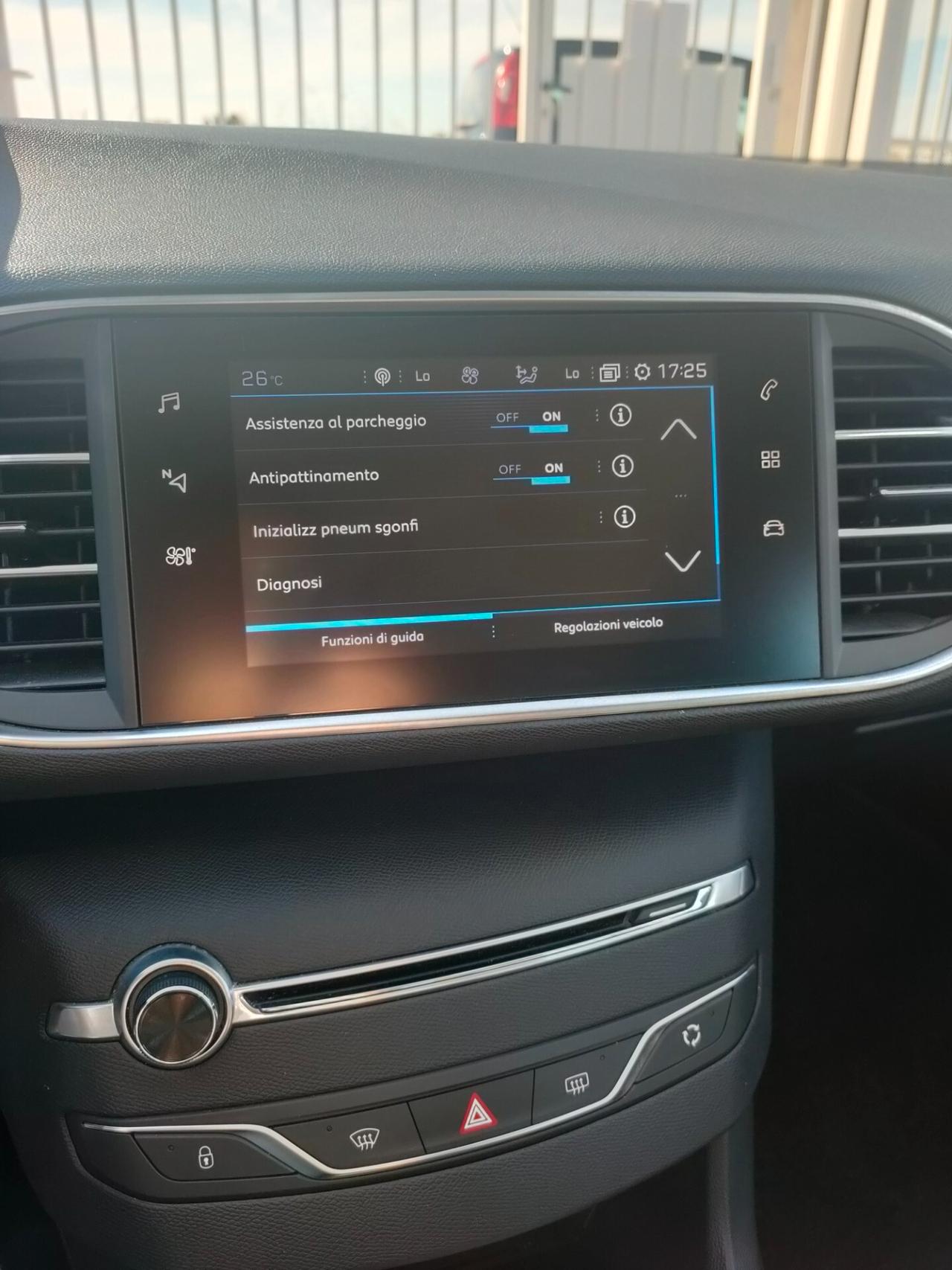 Peugeot 308 BlueHDi 100 S&S Business
