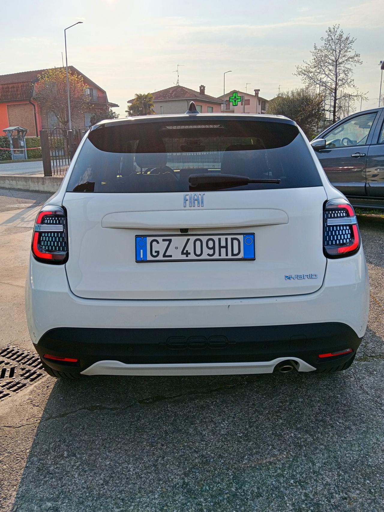 Fiat 600 Hybrid 110 CV DCT MHEV La Prima