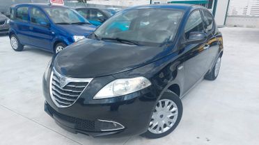 Lancia Ypsilon 1.2 69 CV 5 porte S&S Silver