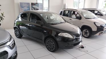 Lancia Ypsilon 1.0 FireFly 5 porte S&S Hybrid Ecochic Silver