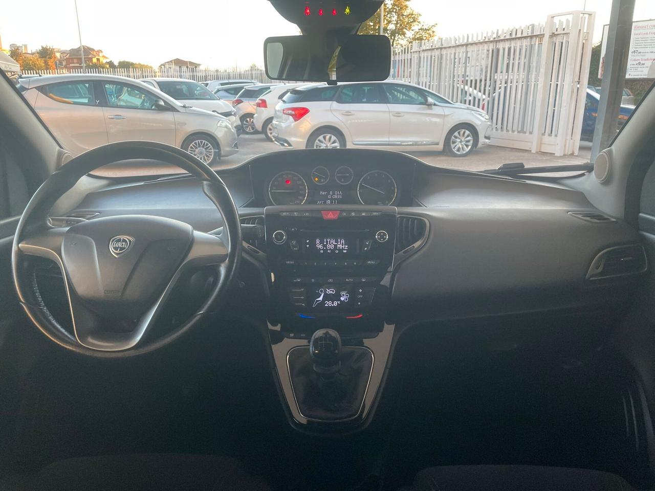 Lancia Ypsilon 0.9 TwinAir 85 CV 5 porte S&S Platinum