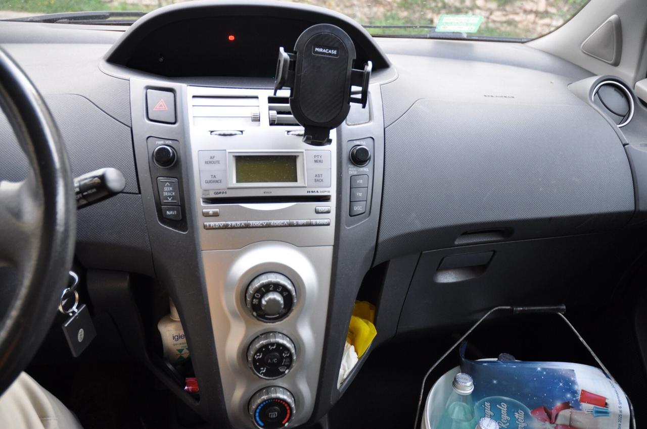 Toyota Yaris 1.0 5 porte NEOPATENTATI