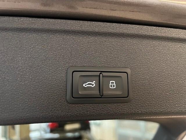 Audi A4 Avant 40 tdi Q. s-tronic, S-line, Tetto, Gancio