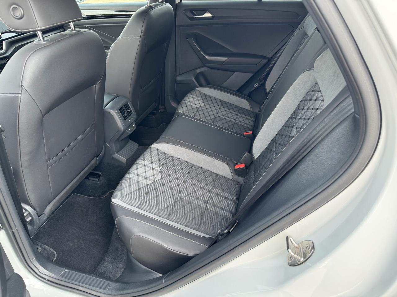 Volkswagen T-Roc 1.5 tsi R-Line Plus DSG / NO VINCOLI /