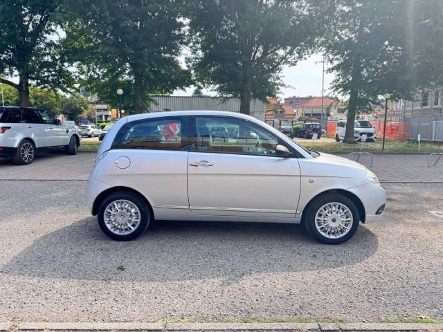 Lancia Ypsilon 1.2 8v Argento