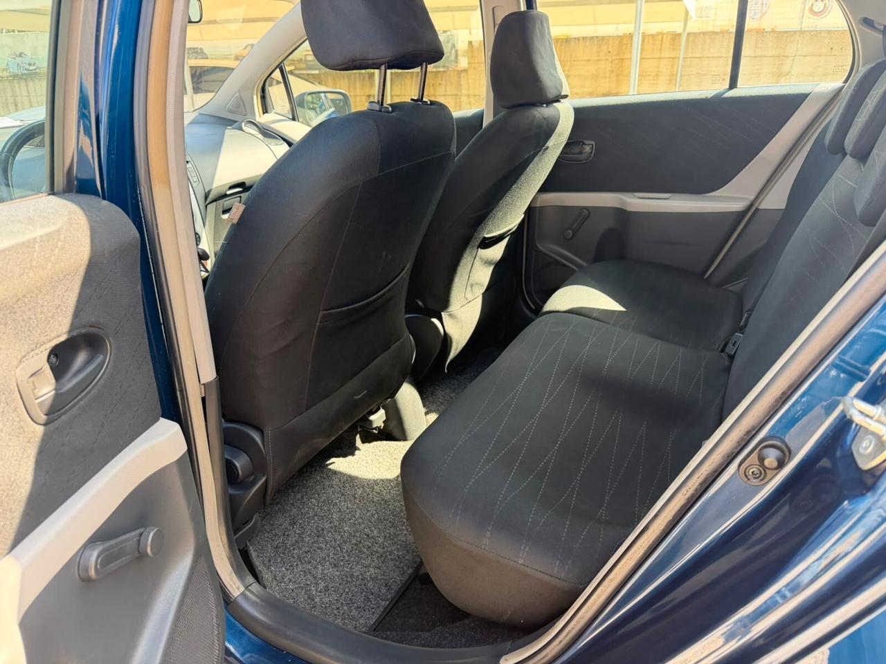 Toyota Yaris 1.0 5 porte