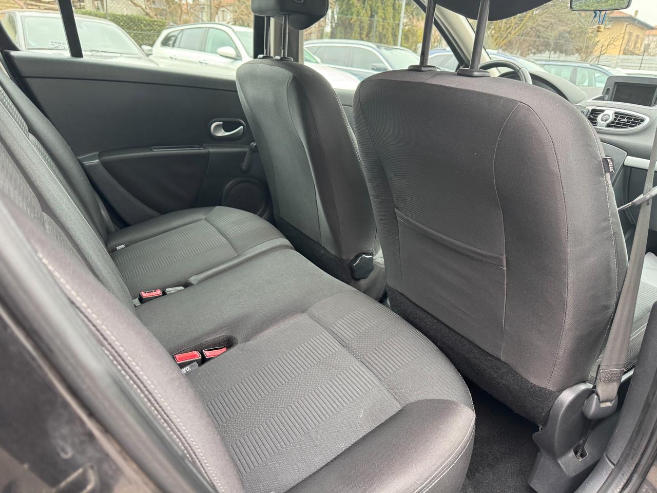 Renault Clio 1.2 16V 5 porte Confort neopatentati