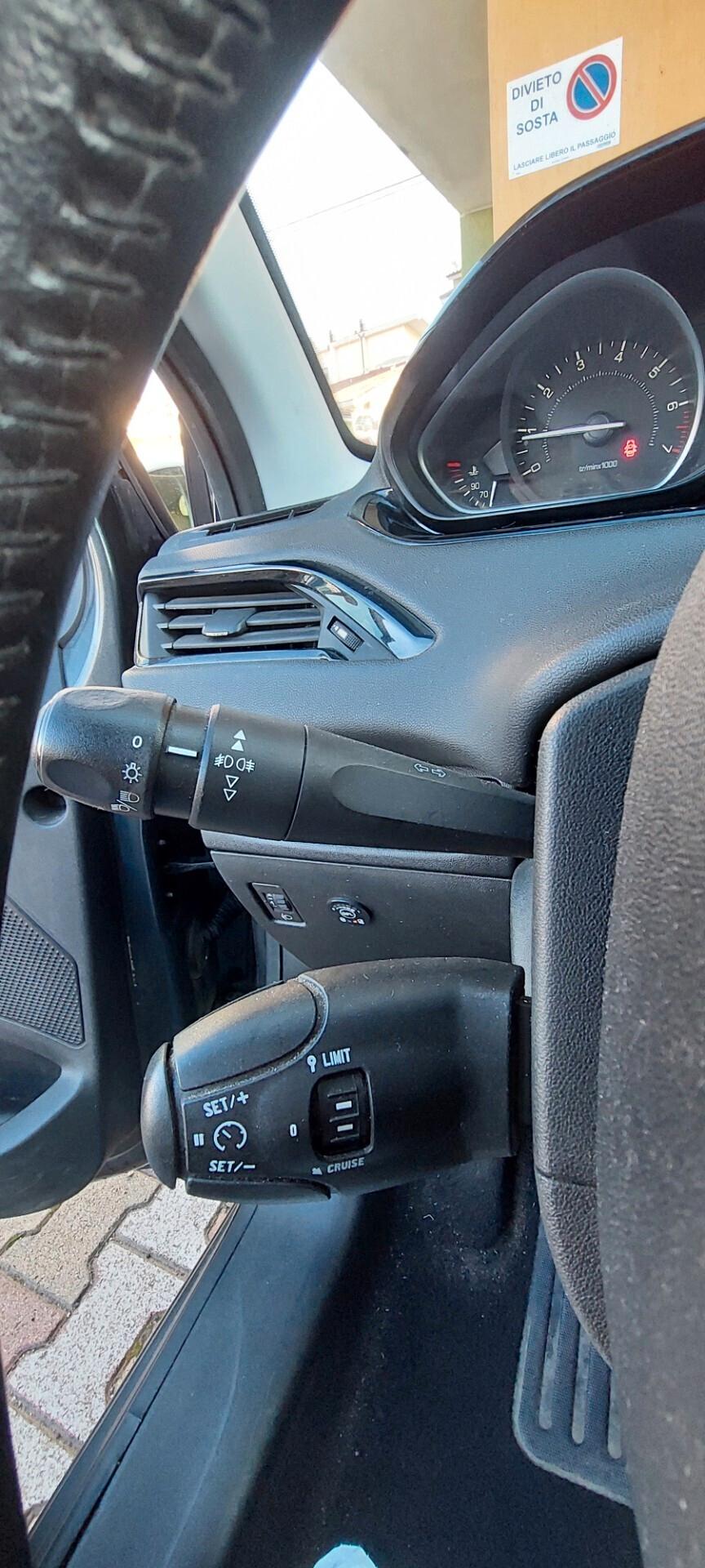 PEUGEOT 208 1,2 GPL DI SERIE 82 CV TELEFONO CRUISE CONTROL LEGA SENSORI OK CERTIFICATA