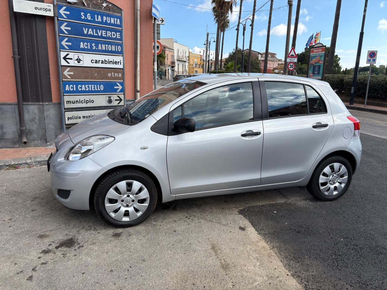 Toyota Yaris 1.0 5 porte Now 70cv 2009