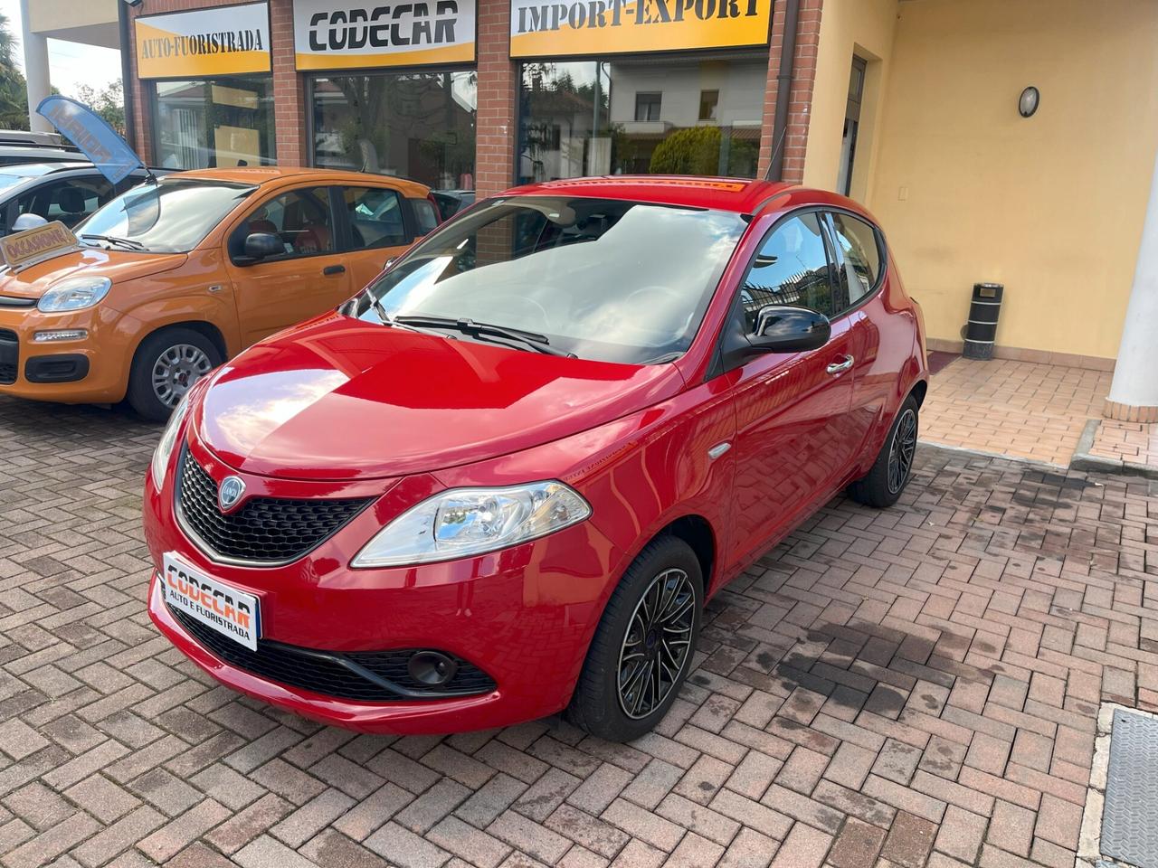 Lancia Ypsilon 1.2 69 CV 5 porte Gold