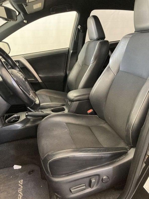 Toyota RAV4 Rav4 2.0 d-4d Lounge 2wd mt my17