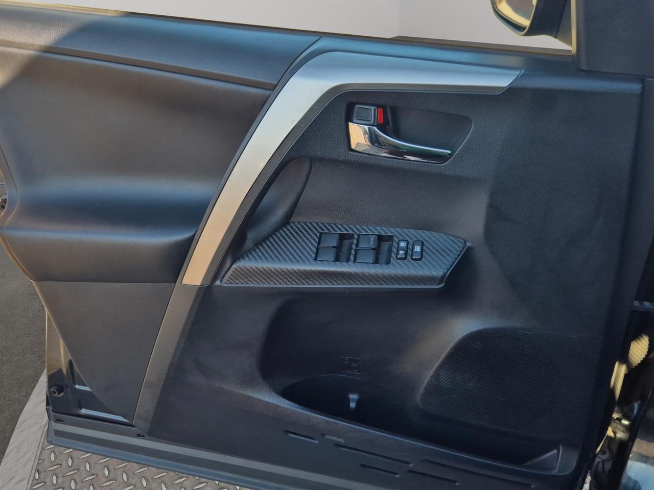 Toyota RAV 4 RAV4 2.0 D-4D 2WD Style White Ed.