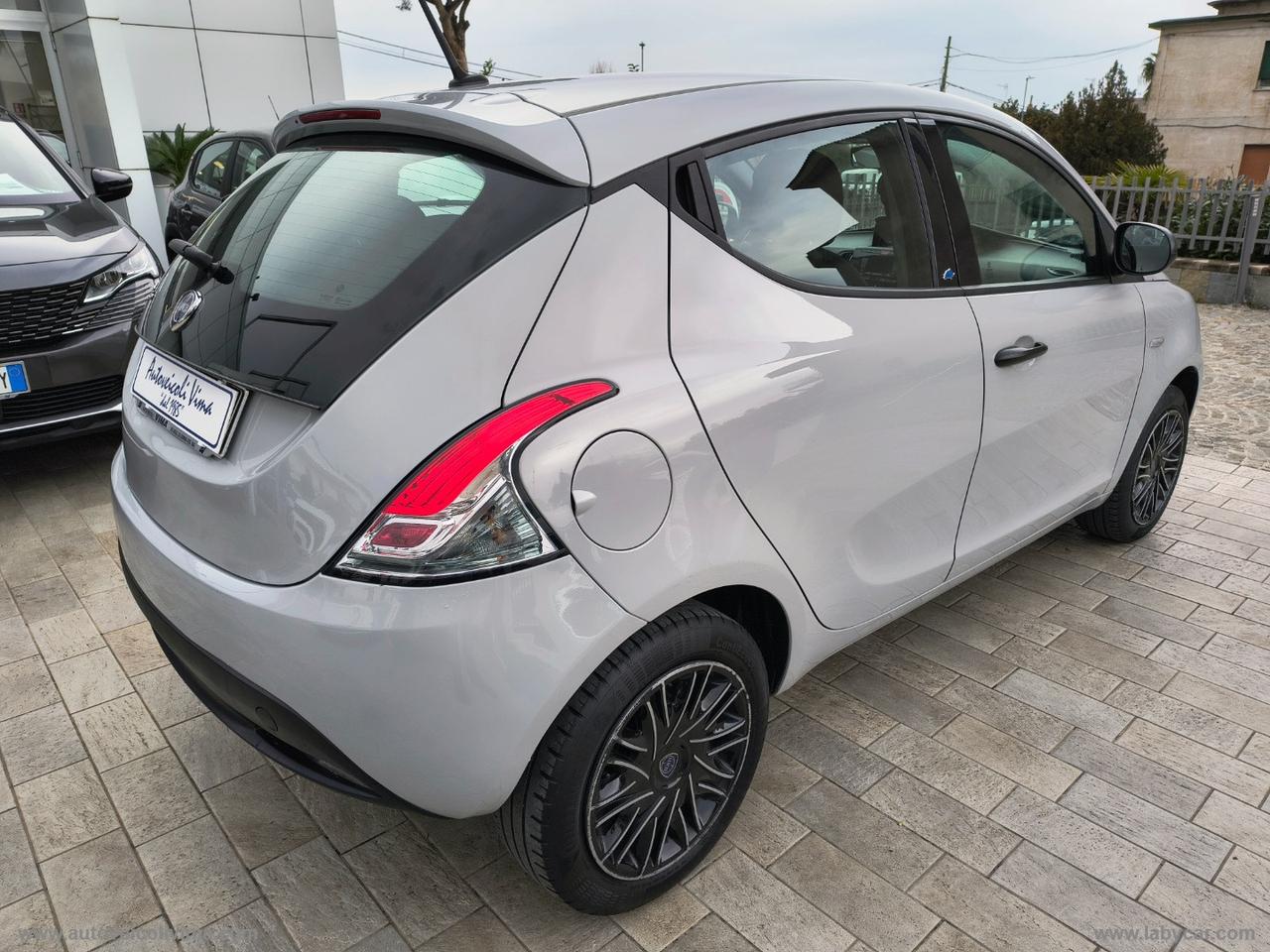 LANCIA Ypsilon 1.2 69 CV 5p. GPL Ecochic Silver