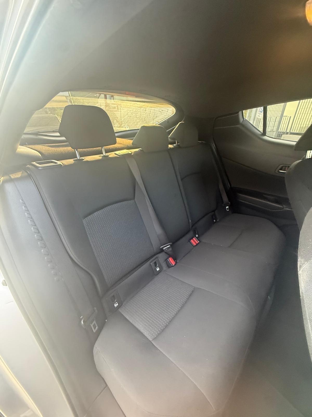 Toyota C-HR 1.8 Hybrid E-CVT Lounge