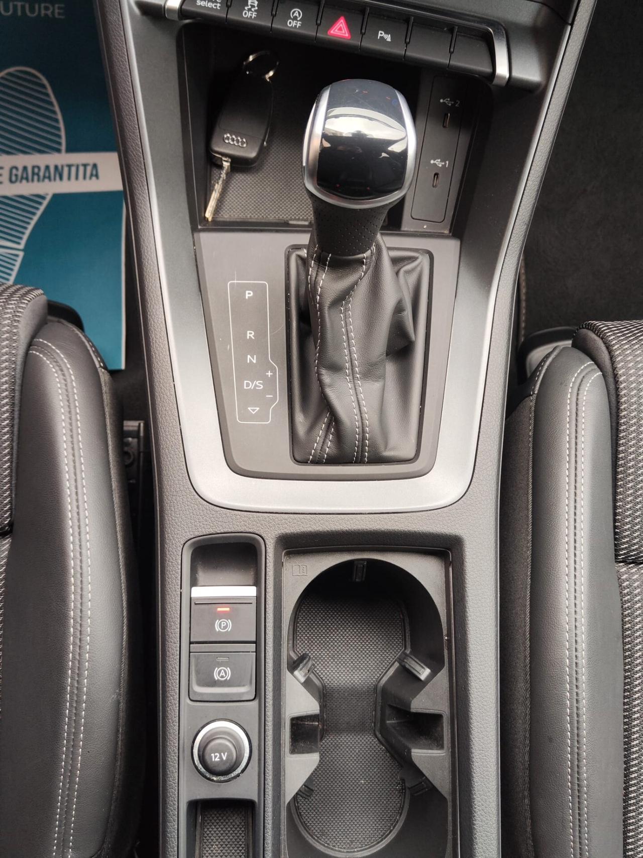 Audi Q3 SPB 35 2.0 150CV Identity Black 2025 IVA