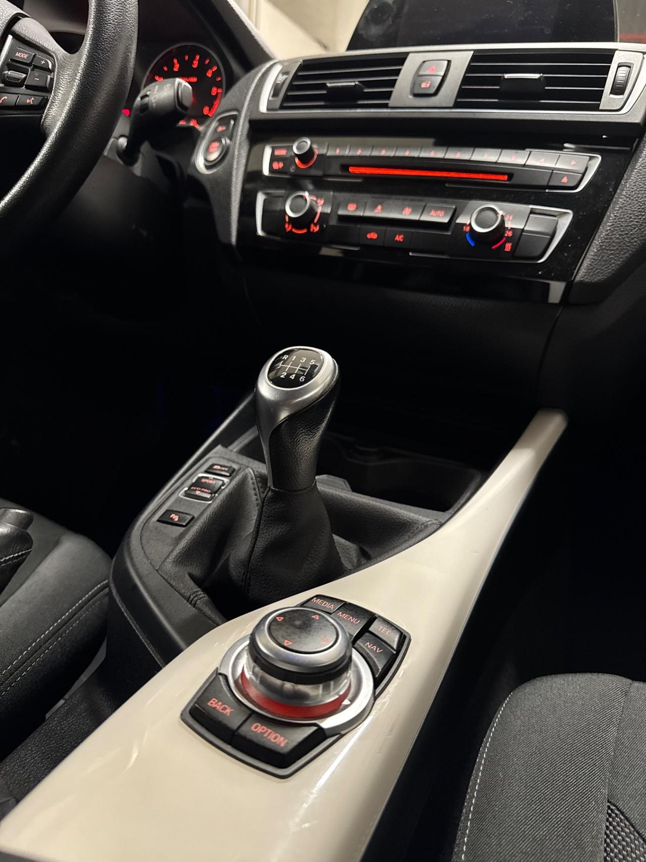 Bmw 116 116d 5p. Urban