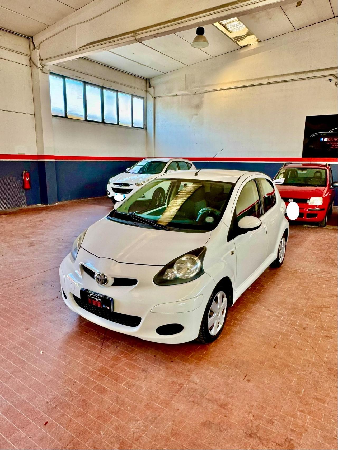 Toyota Aygo 1.0 12V VVT-i 5 porte Lounge Connect