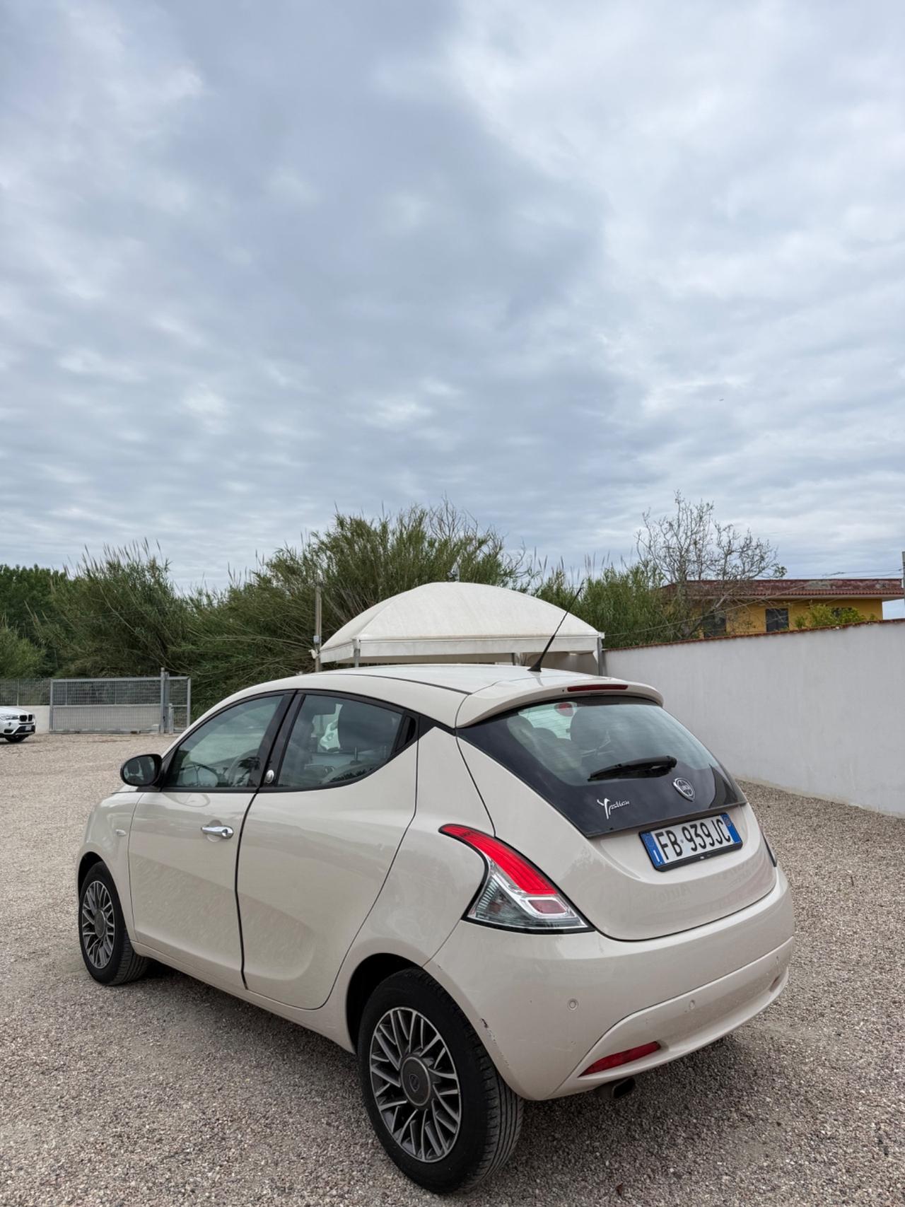 Lancia Ypsilon 1.2 69 CV 5 porte GPL Ecochic Gold