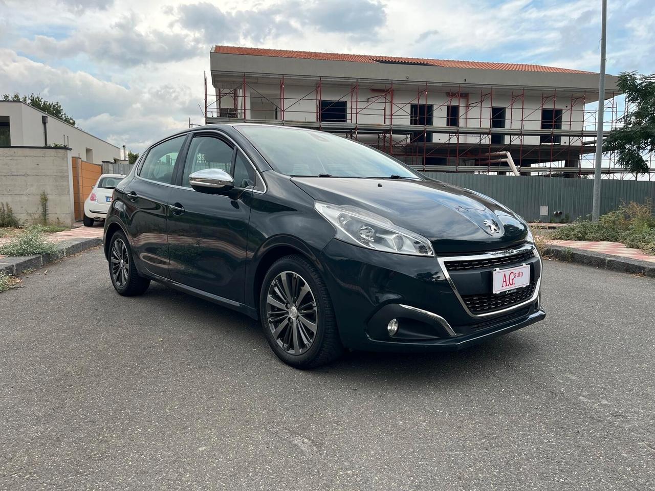 Peugeot 208 PureTech 82 5 porte Allure