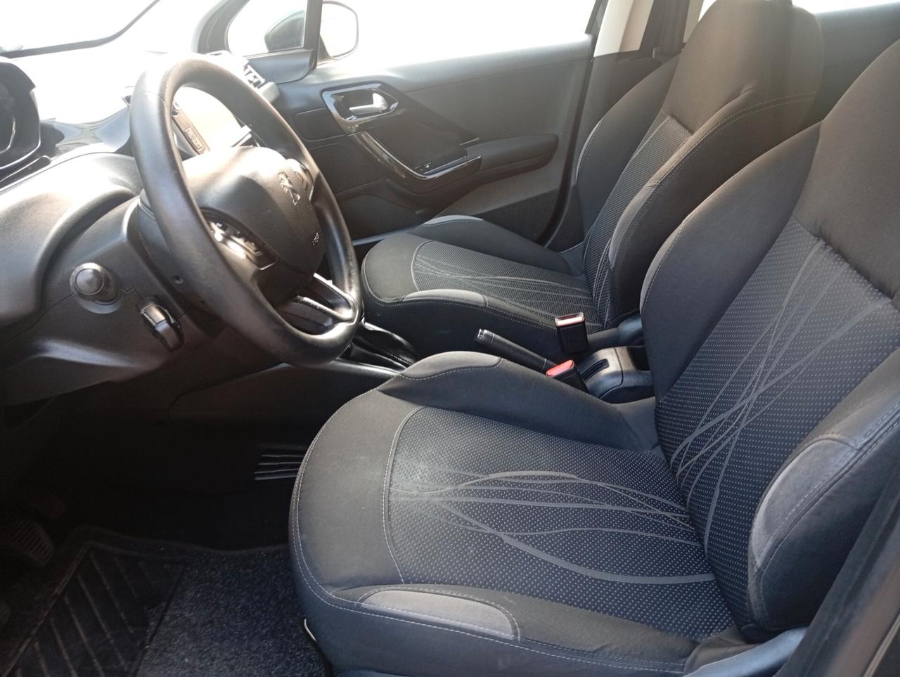 Peugeot 208 5porteBENZINA1.2 NEOP 2015 TRATTABILE