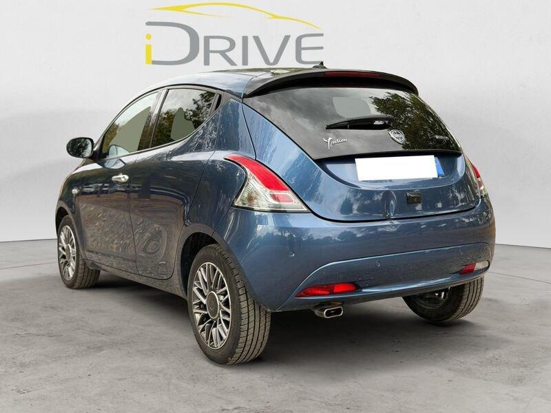 Lancia Ypsilon 1.0 FireFly Hybrid GOLD.