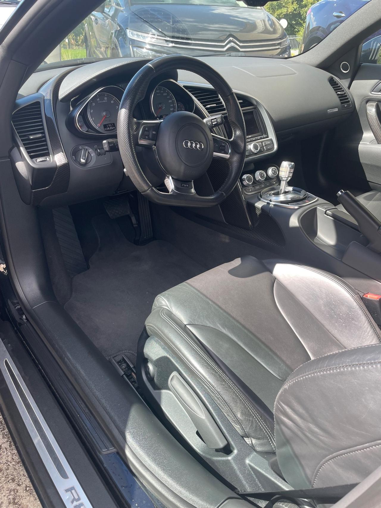 Audi R8 Spyder 4.2 V8 FSI quattro R tronic